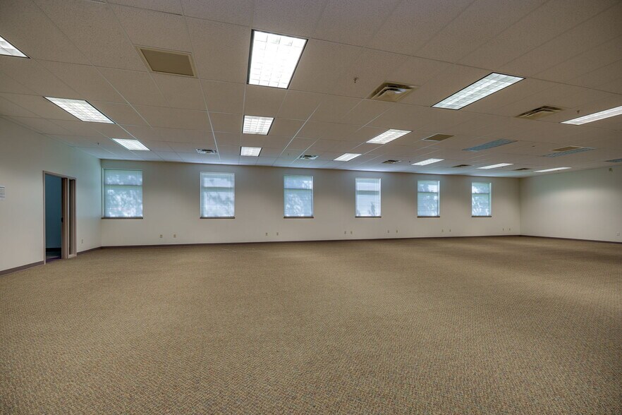 More Photos Of 8261 State Route 235, Dayton Light Manufacturing For Sale