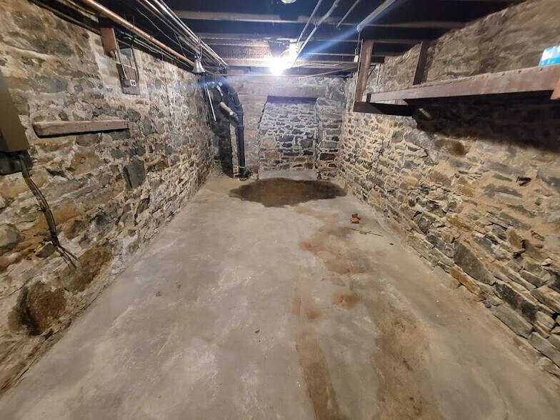 More Photos Of 817 N Howard St, Baltimore Storefront Retail Office For Sale