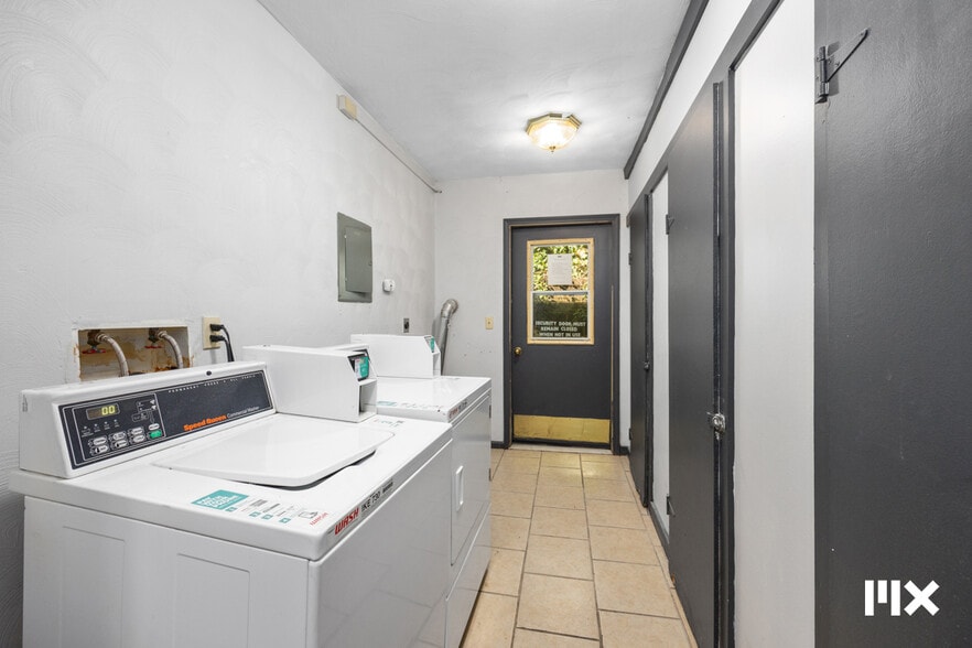 More Photos Of 118-130 S Clarendon St, Kalamazoo Apartments For Sale