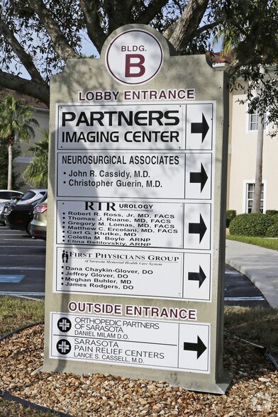 More Photos Of 842 Sunset Lake Blvd, Venice Medical For Sale