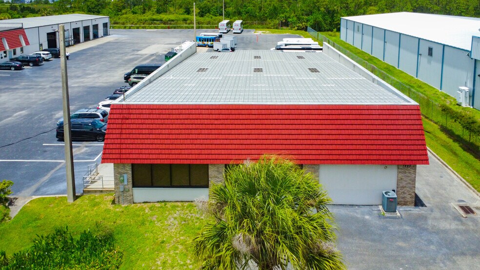 More Photos Of 1445 Cox Rd, Cocoa Light Distribution For Lease