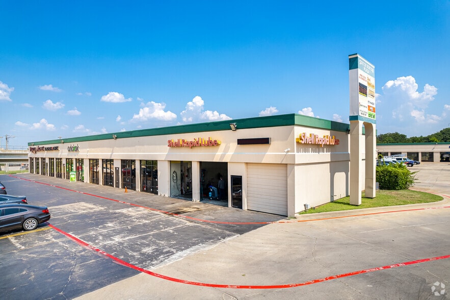 More Photos Of 2100 Sadau Ct, Denton Unknown For Lease