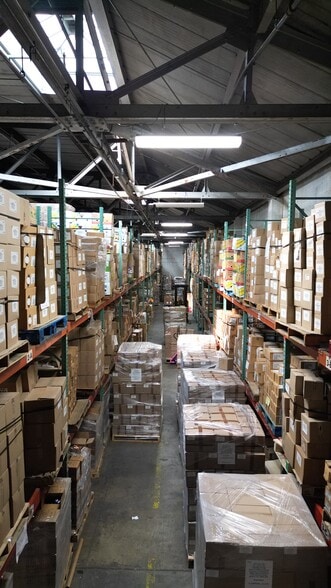 More Photos Of 75-79 Commercial Ave, Garden City Warehouse For Lease