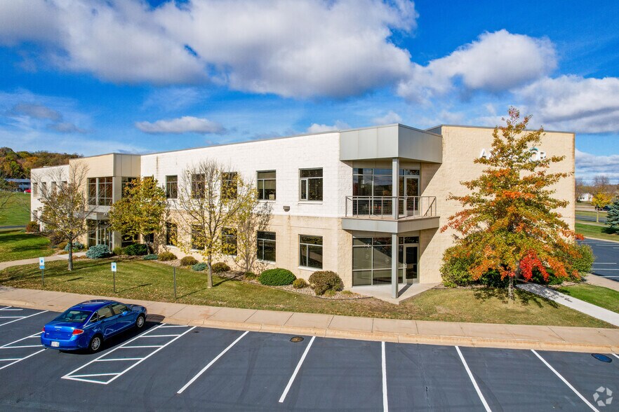 Primary Photo Of 625 Whitetail Blvd, River Falls Office For Lease