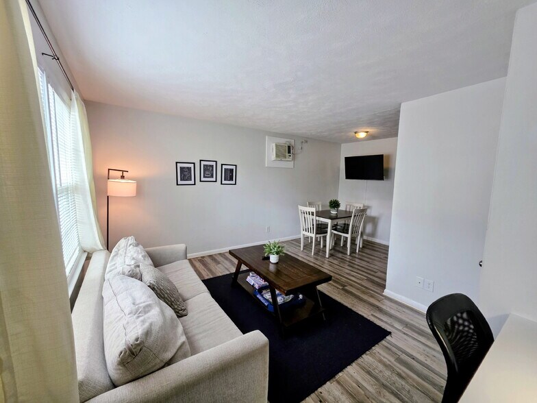 More Photos Of 812-830 Pilot Ave, Fayetteville Multifamily For Sale