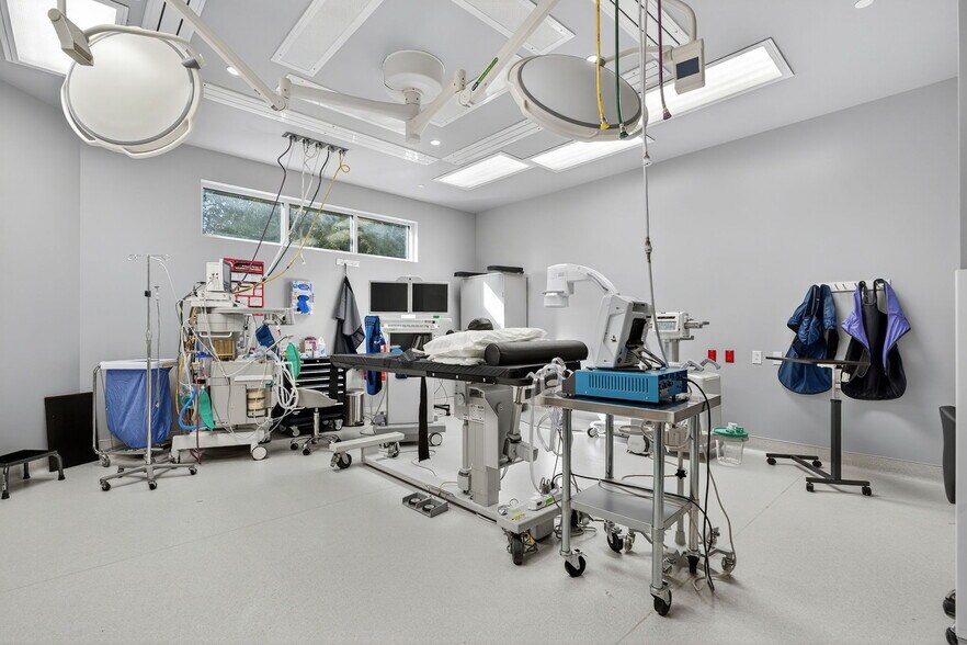 More Photos Of 13617 Caldwell Dr, Austin Medical For Sale