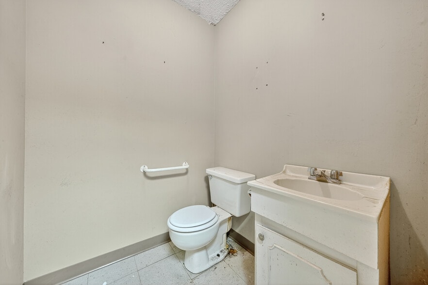 More Photos Of 1324-1325 Highway 195, Jasper Assisted Living For Sale