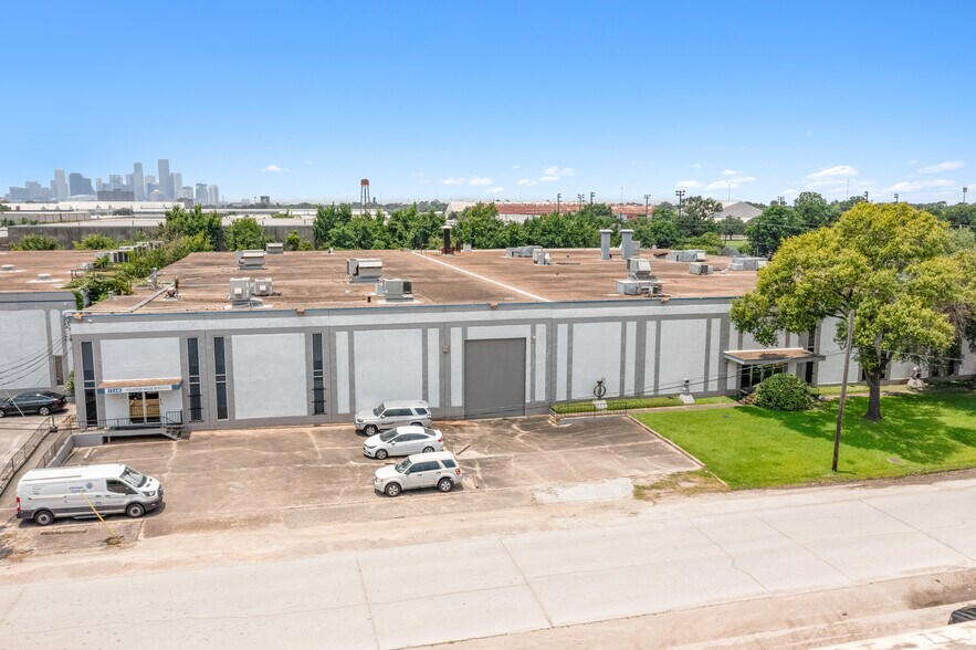 More Photos Of 1202 Hahlo St, Houston Manufacturing For Sale