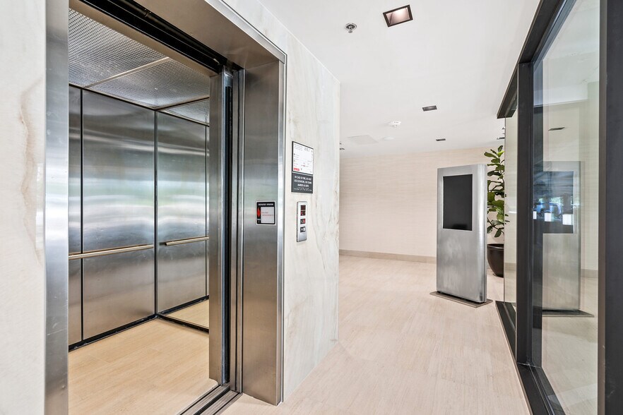 More Photos Of 16051 Addison Rd, Addison Office For Lease