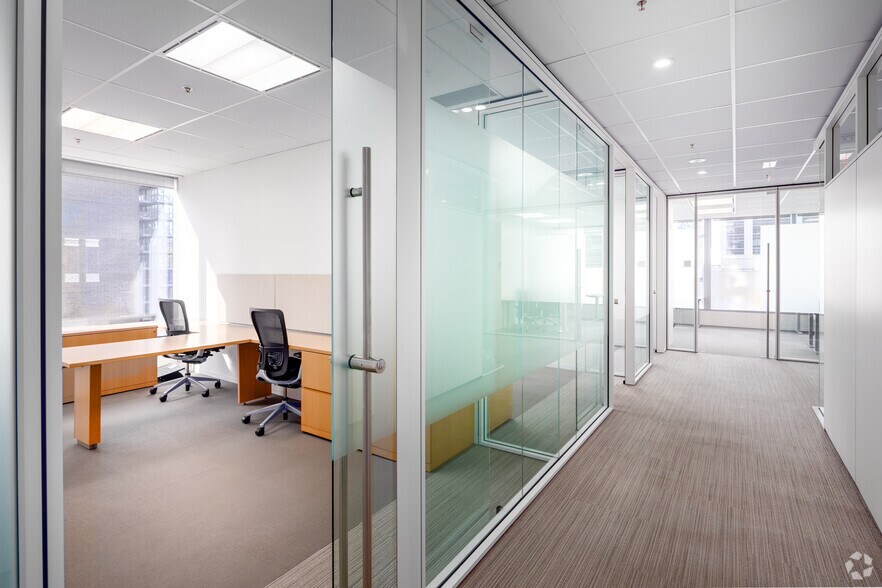 More Photos Of 333 Bay St, Toronto Office For Sale