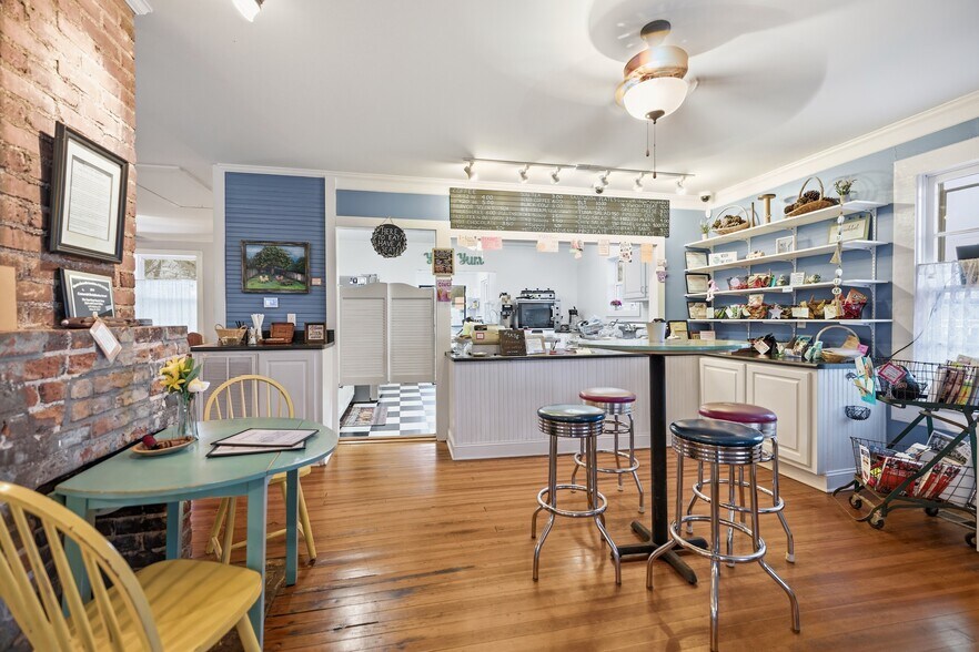 More Photos Of 1107 McKelvey Rd, Pelzer Restaurant For Sale