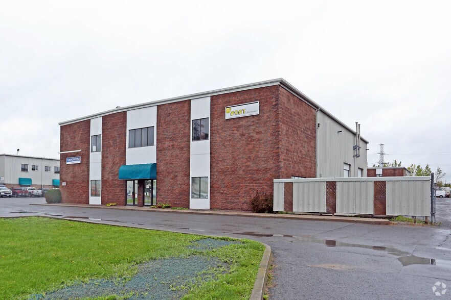 Primary Photo Of 590 Cataraqui Woods Dr, Kingston Flex For Sale