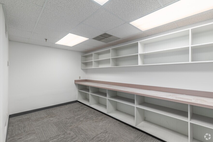 More Photos Of 17 E Market St, York Coworking Space