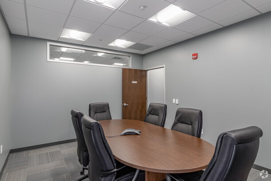 More Photos Of 300 Corporate Center Dr, Camp Hill Office For Lease