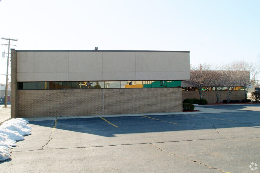 More Photos Of 24825 Michigan Ave, Dearborn Office For Lease