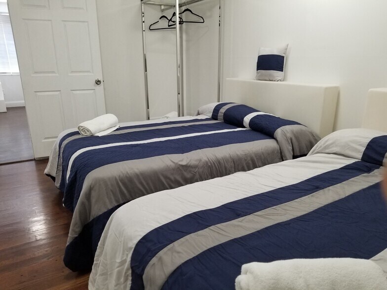 More Photos Of 910 E Sahara Ave, Las Vegas Loft Creative Space For Lease