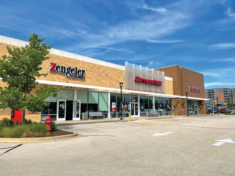 More Photos Of Skokie Blvd @ Dundee Roads, Northbrook Unknown For Lease