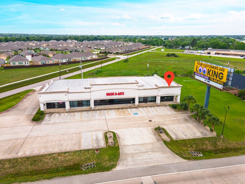 Primary Photo Of 2101 Alvin Byp, Alvin Unknown For Lease
