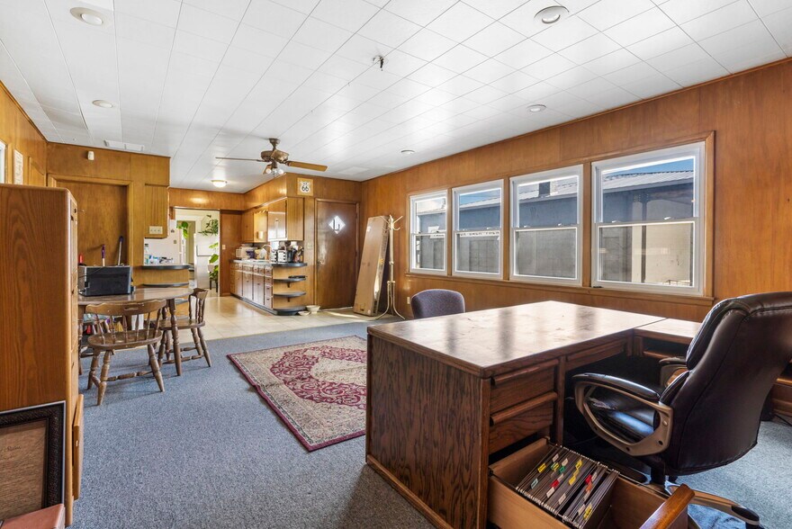 More Photos Of 1658 Saint Louis St, Springfield Office For Lease