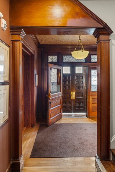 More Photos Of 420 Warren St, Hudson Office For Sale