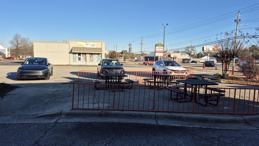 More Photos Of 1105 N Bragg Blvd, Spring Lake Fast Food For Sale