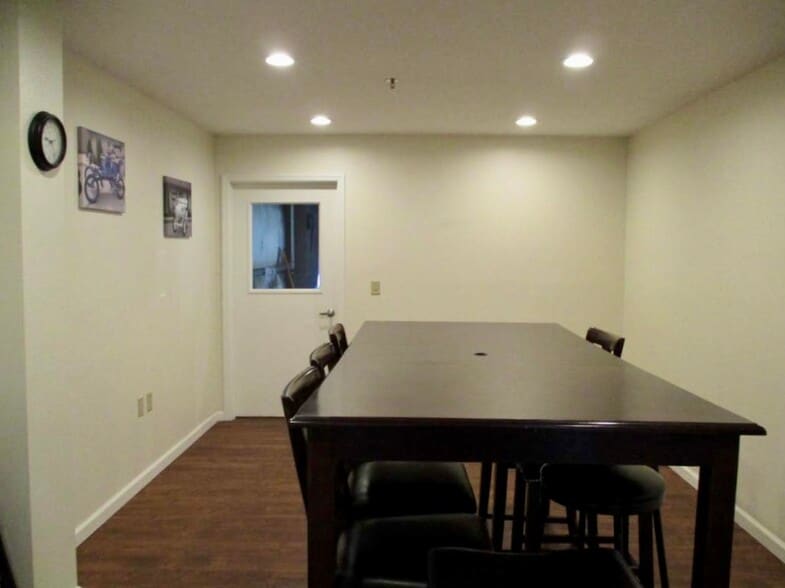 More Photos Of 19994 Independence, Groveland Distribution For Lease