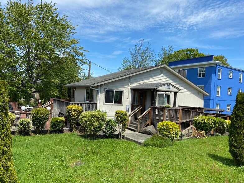 More Photos Of 2605 E Cherry St, Seattle Restaurant For Sale