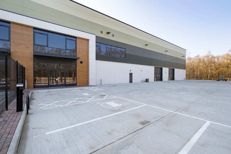 Cole Green Ln, Welwyn Garden City, HRT AL7 3PP Industrial For Lease