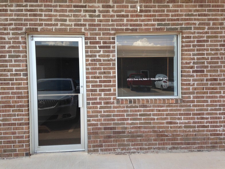 More Photos Of 1408 S Fretz Ave, Edmond Industrial For Sale