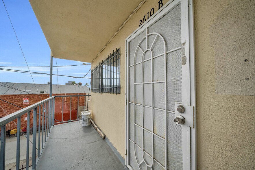 More Photos Of 2610 W Imperial Hwy, Hawthorne Storefront Retail Office For Lease