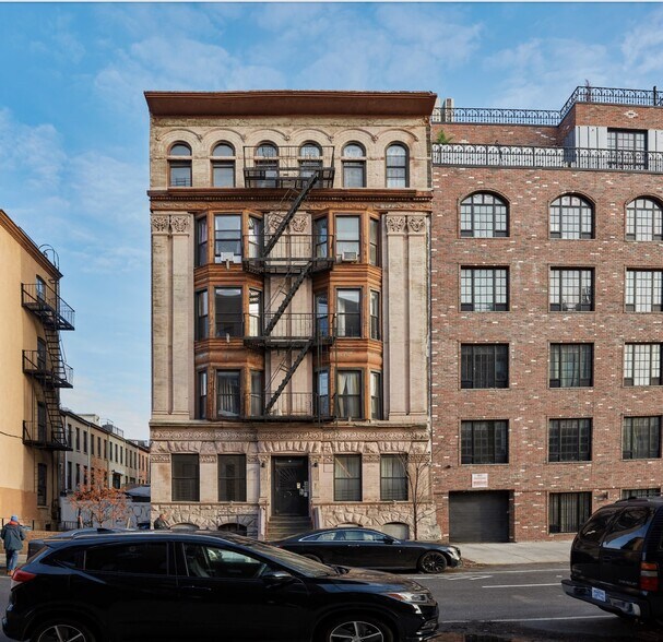 More Photos Of 29 Brooklyn Ave, Brooklyn Apartments For Sale