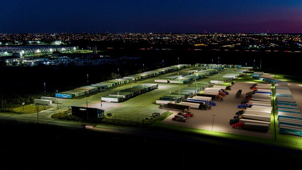 More Photos Of 30229 Highway Blvd, Katy Parking Lot For Lease