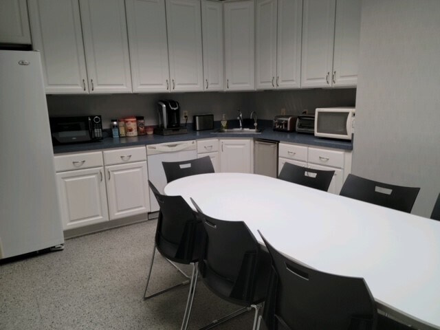 More Photos Of 7226 Lee Deforest Dr, Columbia Medical For Sale