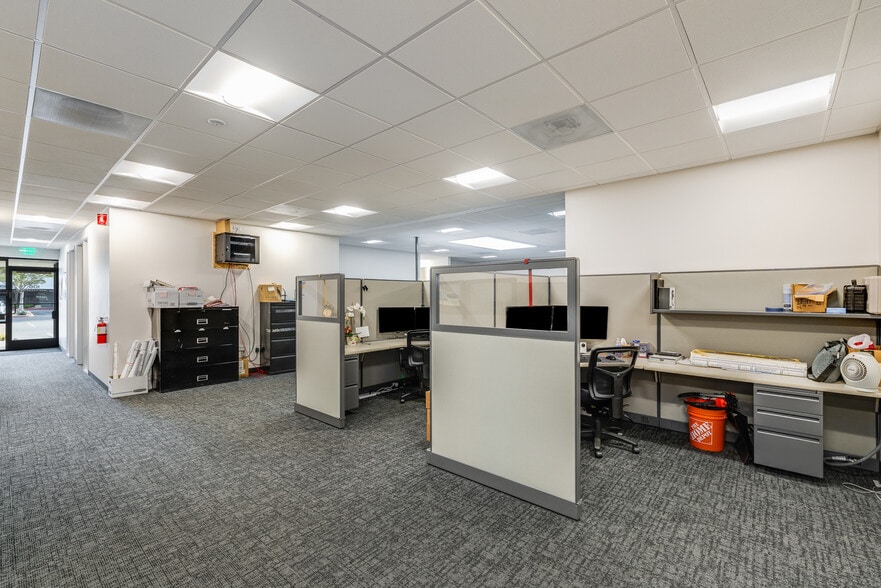 More Photos Of 780 Montague Expy, San Jose Showroom For Lease
