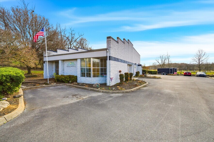 More Photos Of 2376 Business Center Cir, Sevierville Freestanding For Sale