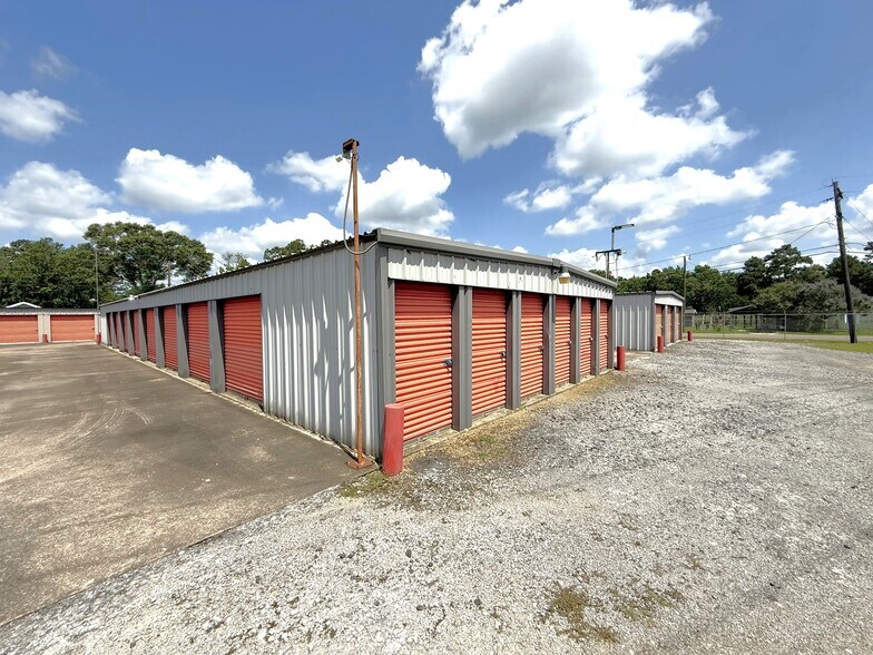 More Photos Of 4497 Main St, Vidor Self Storage For Sale