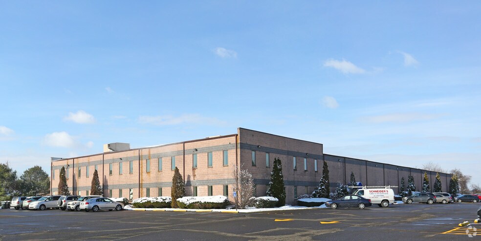 More Photos Of 100 Louise Dr, Ivyland Warehouse For Lease