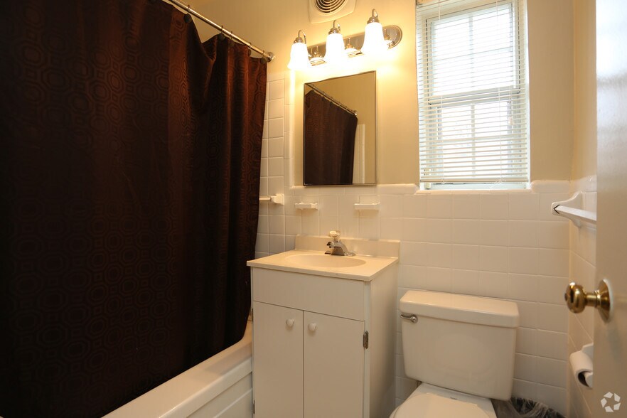 More Photos Of 3301 Chillum Rd, Mount Rainier Apartments For Sale