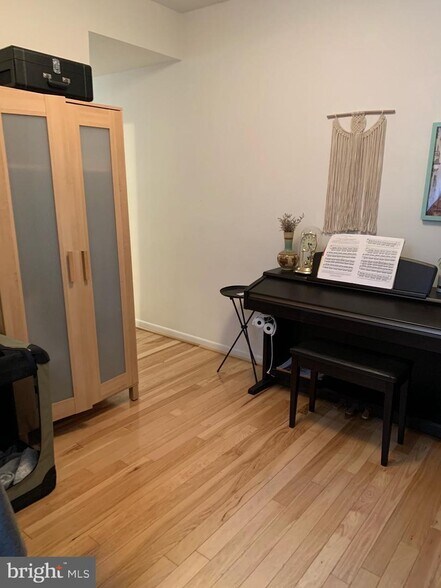 More Photos Of 747 S 2nd St, Philadelphia Apartments For Sale