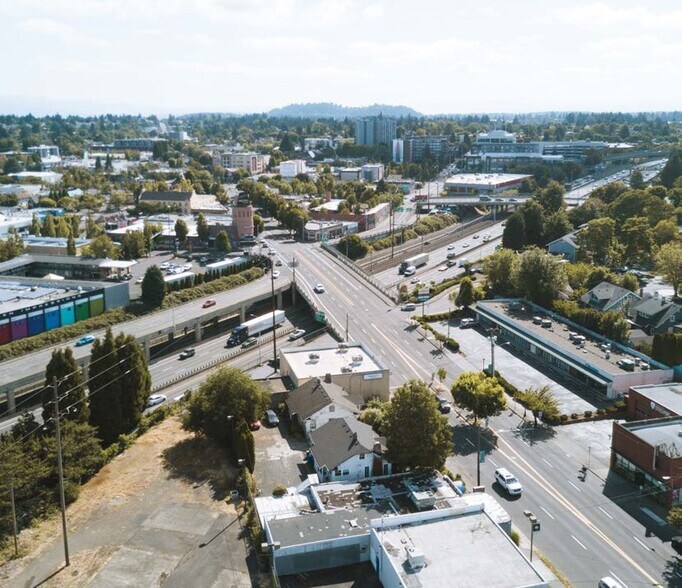 More Photos Of 3565 NE Sandy Blvd, Portland Storefront Retail Residential For Sale