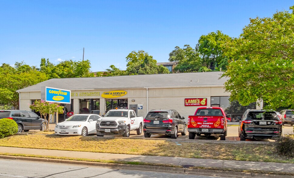 More Photos Of 3564 Far West Blvd, Austin Auto Repair For Sale