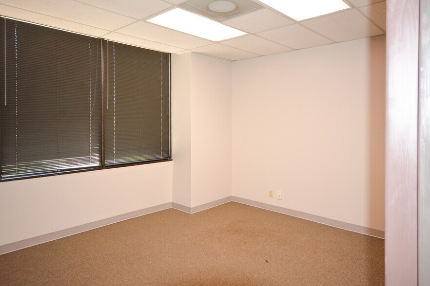 More Photos Of 650 S Shackleford Rd, Little Rock Coworking Space