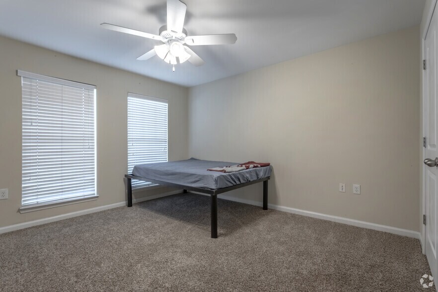 More Photos Of 1725 Harvey Mitchell Pky S, College Station Apartments For Sale