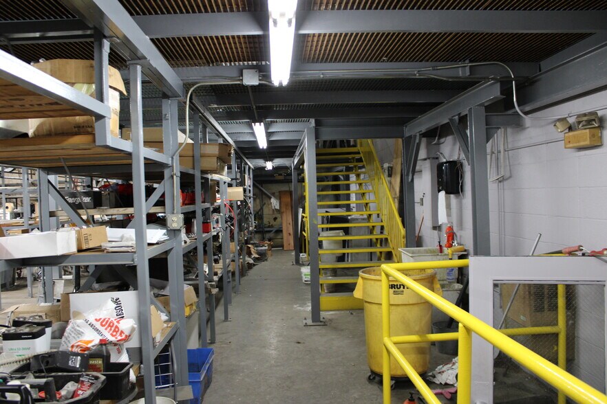 More Photos Of 6112 Patterson Rd, Little Rock Light Distribution For Sale