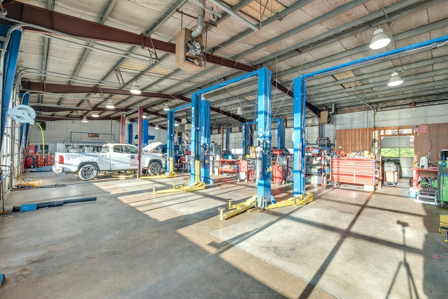 More Photos Of 1520 S Cannon Blvd, Kannapolis Auto Dealership For Sale