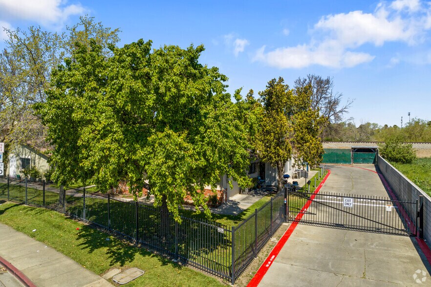 More Photos Of 1202 Sycamore Dr, Antioch Apartments For Sale