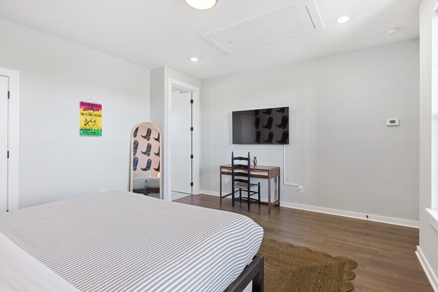 More Photos Of 1233 Lischey Ave, Nashville Apartments For Sale