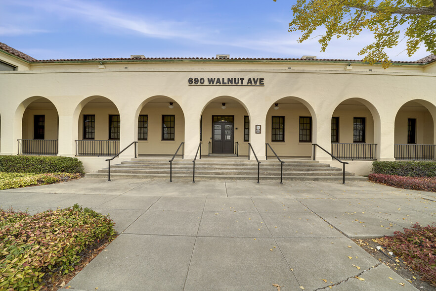 Primary Photo Of 690 Walnut Ave, Vallejo Office For Lease