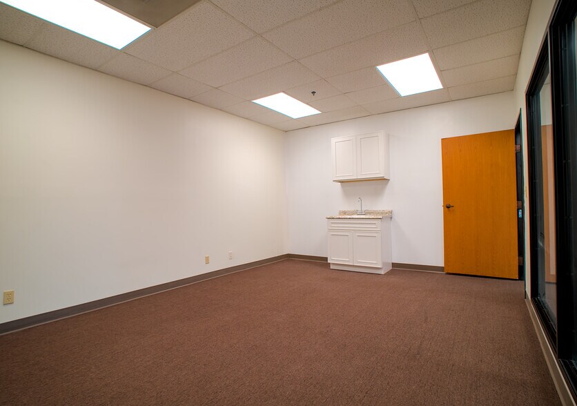 More Photos Of 1611 E 4th St, Santa Ana Loft Creative Space For Lease