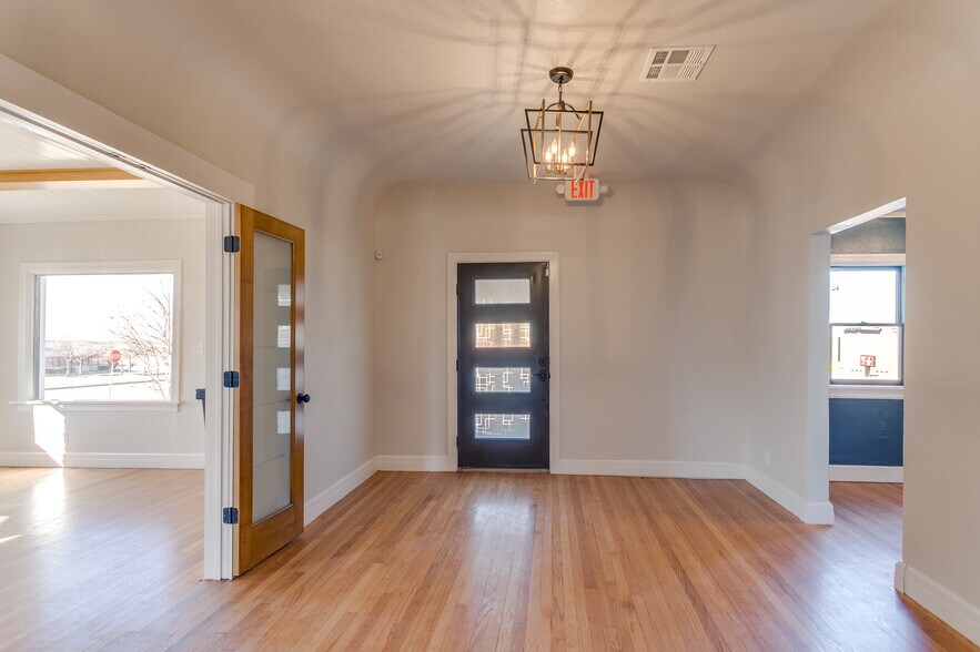 More Photos Of 608 E Eubanks St, Oklahoma City Office For Sale